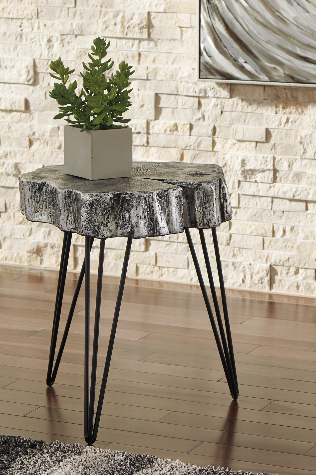 Accent Table (6621812064352)