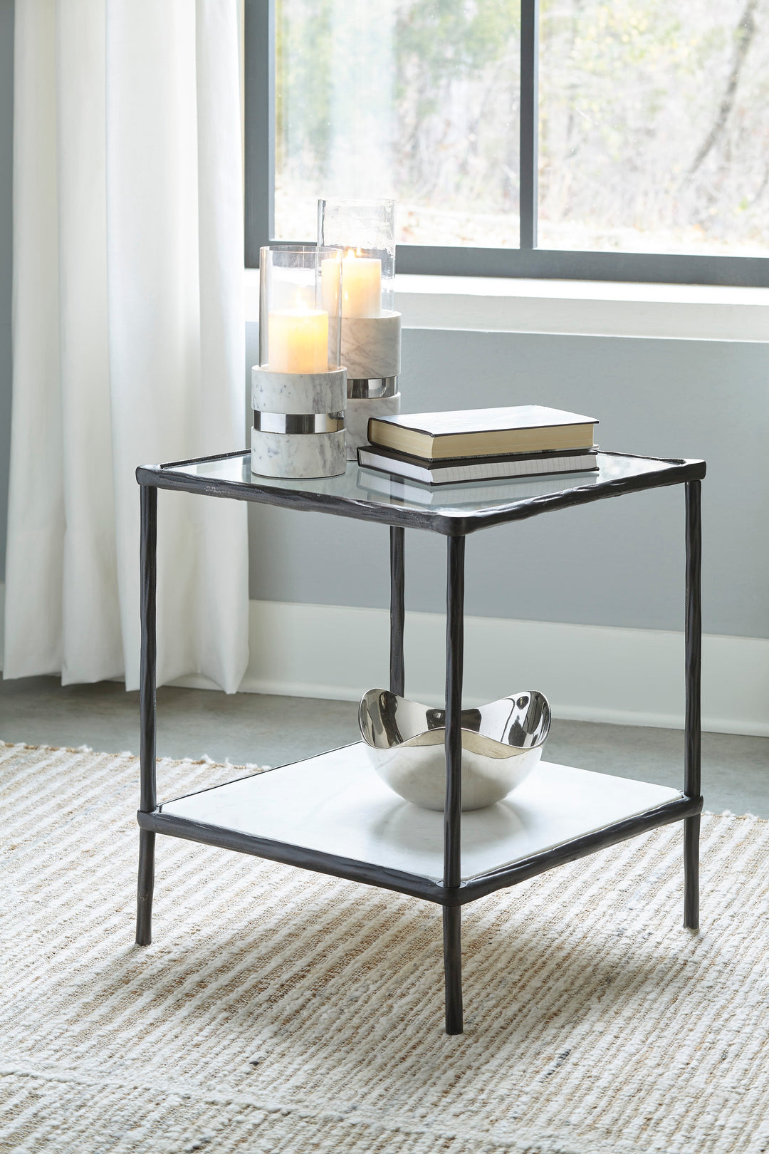 Ryandale Accent Table (6639321055328)