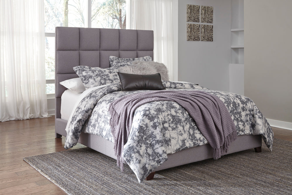 Queen Upholstered Bed (6621759832160)