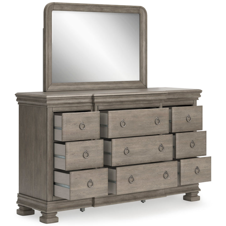 Lexorne King Bedroom Set With Chest