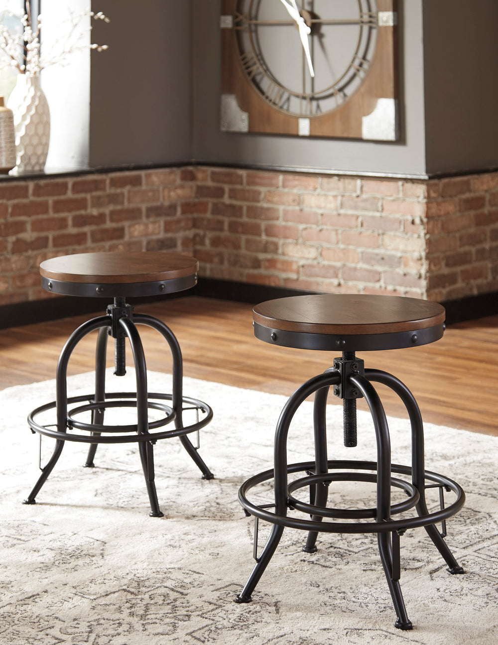 Swivel Barstool (6571921080416)