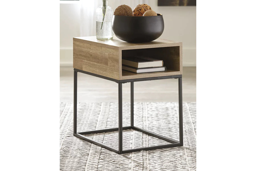 Gerdanet End Table (6632618229856)