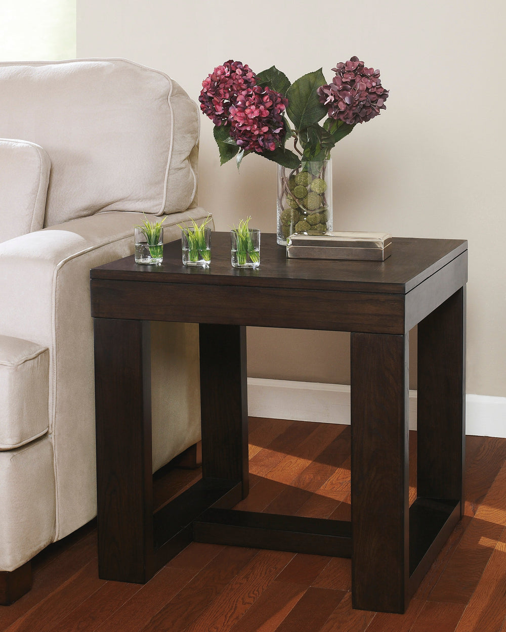 END TABLE SQUARE (6621672407136)