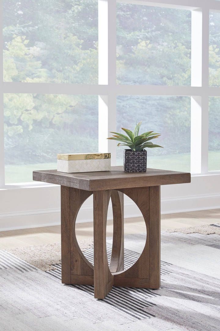 Abbianna End Table (6645106212960)